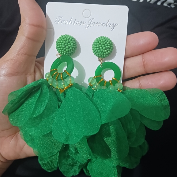 NEW Women Fashion Green Earrings - Picture 2 of 7
